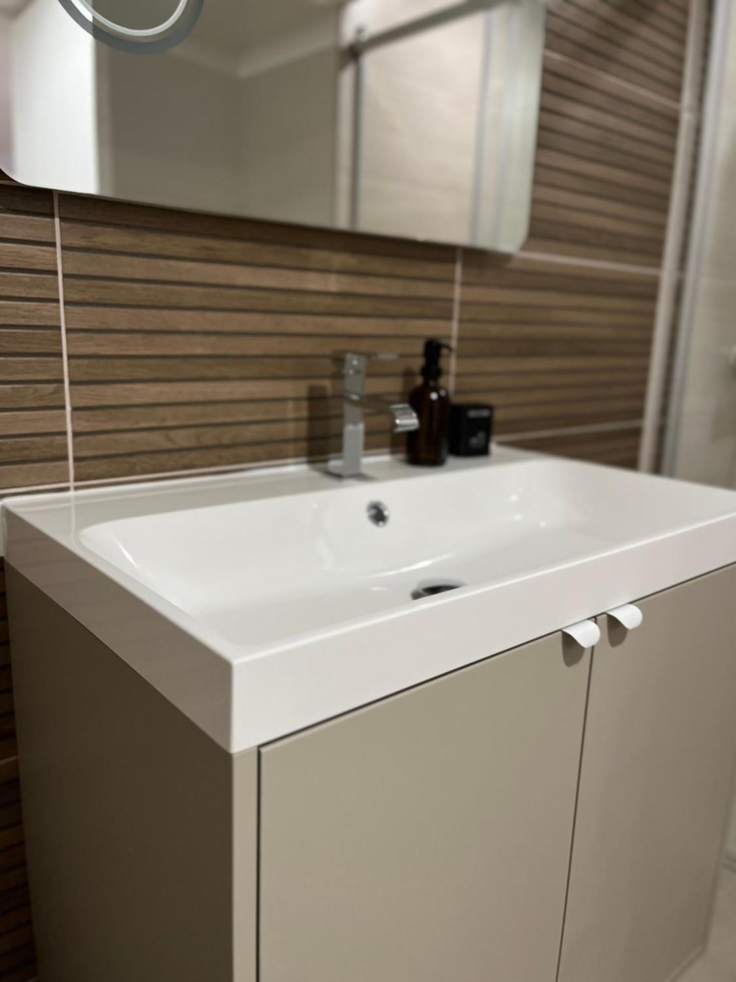 Duplex Raffine, Elegant & Climatise - La Mezz Leilighet Nîmes Eksteriør bilde