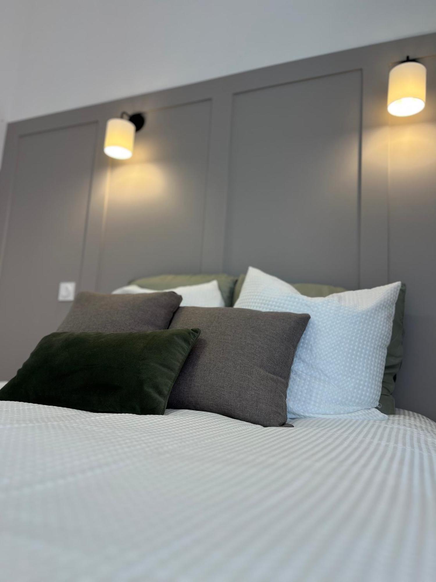 Duplex Raffine, Elegant & Climatise - La Mezz Leilighet Nîmes Eksteriør bilde